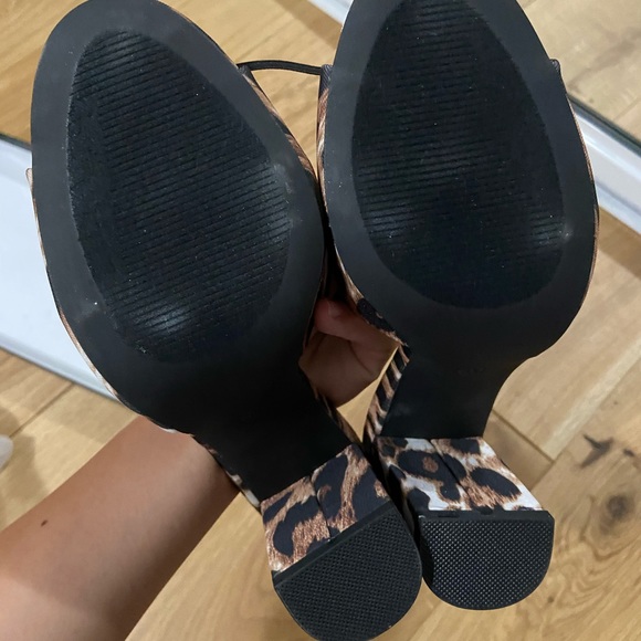 Leopard Print Block Heels - Picture 3 of 5